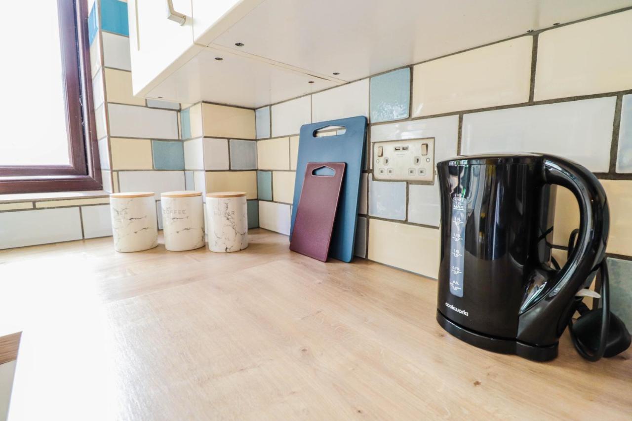 Spacious 1 Bed Flat-Free Parking Hillingdon Extérieur photo