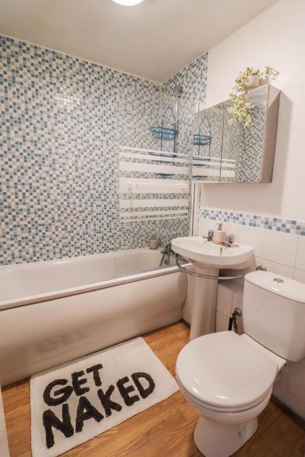 Spacious 1 Bed Flat-Free Parking Hillingdon Extérieur photo