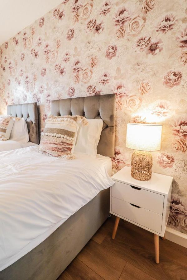 Spacious 1 Bed Flat-Free Parking Hillingdon Extérieur photo