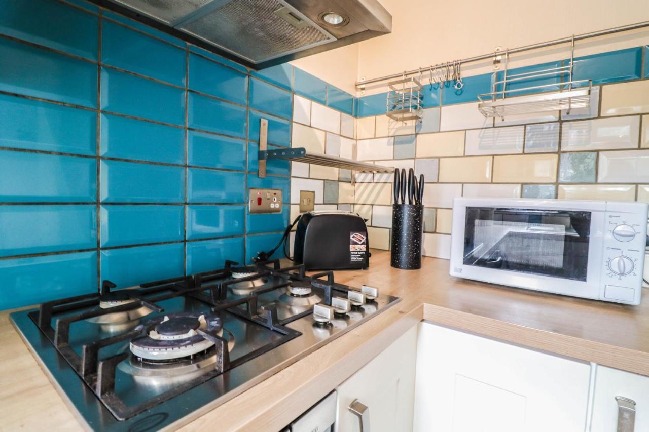 Spacious 1 Bed Flat-Free Parking Hillingdon Extérieur photo